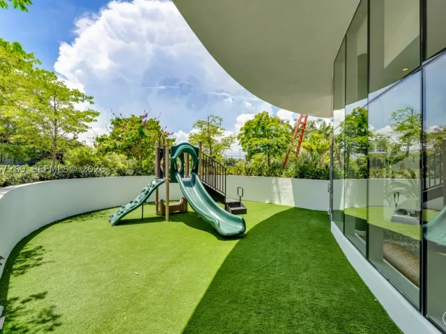 2-bedroom condo for sale in Miami - 700 NE 24th ST 1806 - MondialRealty