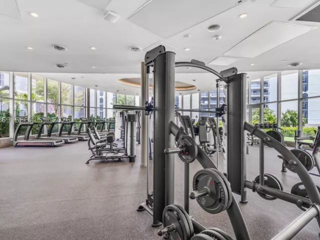 2-bedroom condo for sale in Miami - 700 NE 24th ST 1806 - MondialRealty