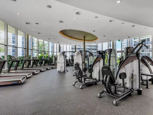 2-bedroom condo for sale in Miami - 700 NE 24th ST 1806 - MondialRealty