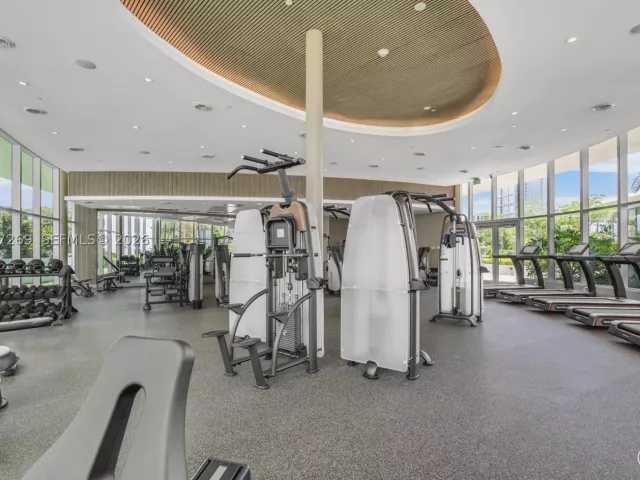 2-bedroom condo for sale in Miami - 700 NE 24th ST 1806 - MondialRealty