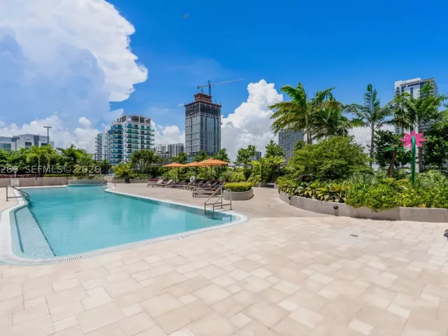 2-bedroom condo for sale in Miami - 700 NE 24th ST 1806 - MondialRealty