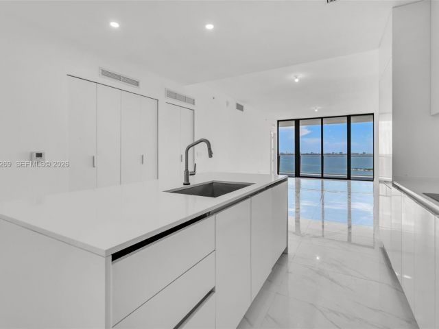 Apartment for sale  Unit #1806 - photo 7444587