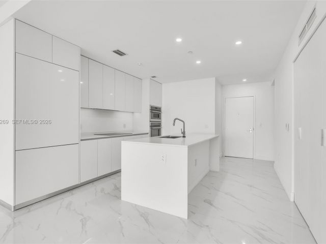 Apartment for sale  Unit #1806 - photo 7444588