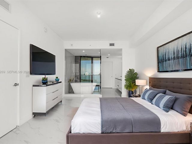 Apartment for sale  Unit #1806 - photo 7444593