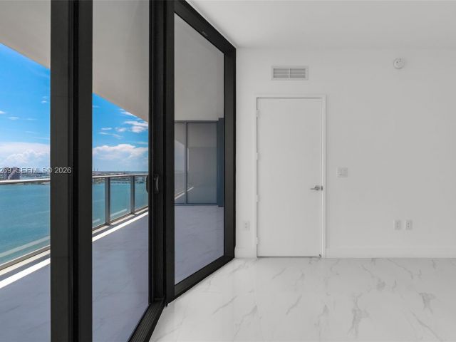 Apartment for sale  Unit #1806 - photo 7444595