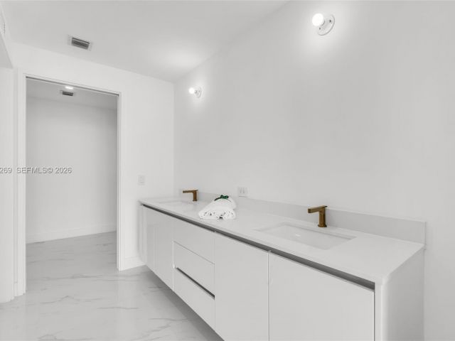 Apartment for sale  Unit #1806 - photo 7444599