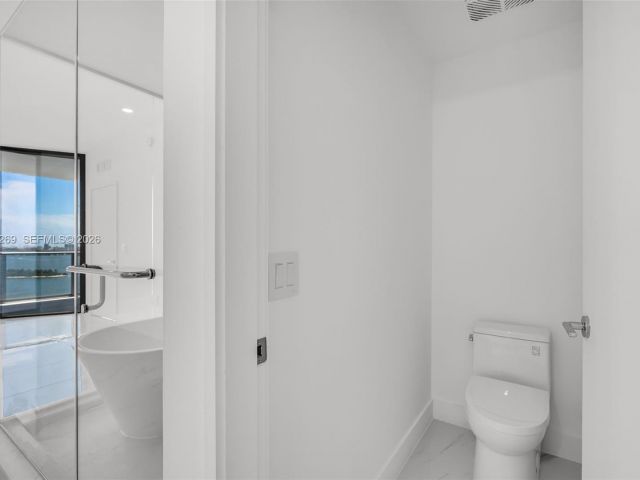 Apartment for sale  Unit #1806 - photo 7444601