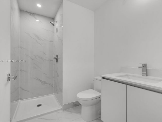 Apartment for sale  Unit #1806 - photo 7444603