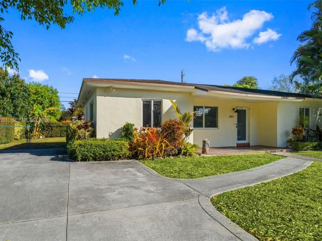 Home for rent at 6851 SW 48th Ter - photo 7442749