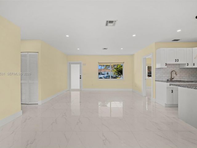 Home for rent at 6851 SW 48th Ter - photo 7442750