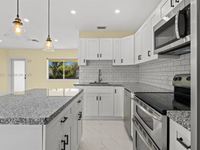 Home for rent at 6851 SW 48th Ter - photo 7442760