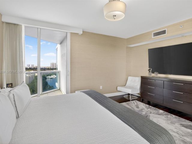 Apartment for sale  Unit #1012 - photo 7505389