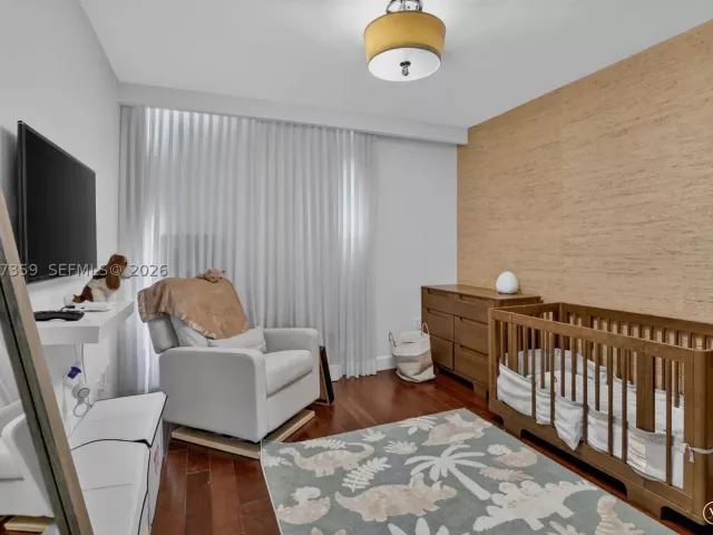 3-bedroom condo for sale in Aventura - 19400 Turnberry Way 1012 - MondialRealty