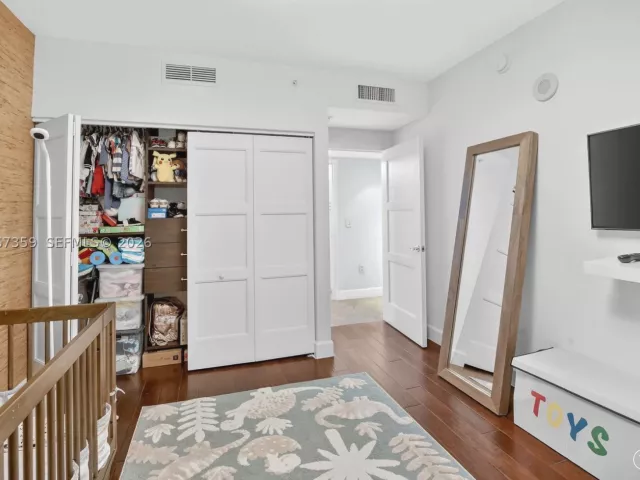 3-bedroom condo for sale in Aventura - 19400 Turnberry Way 1012 - MondialRealty