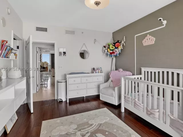 3-bedroom condo for sale in Aventura - 19400 Turnberry Way 1012 - MondialRealty