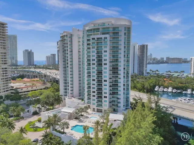 3-bedroom condo for sale in Aventura - 19400 Turnberry Way 1012 - MondialRealty