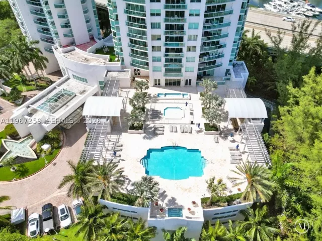 3-bedroom condo for sale in Aventura - 19400 Turnberry Way 1012 - MondialRealty