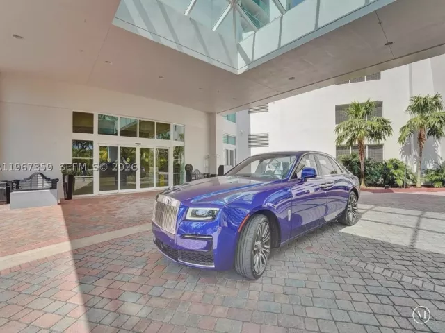 3-bedroom condo for sale in Aventura - 19400 Turnberry Way 1012 - MondialRealty
