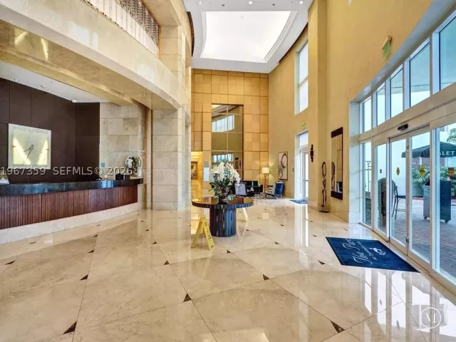3-bedroom condo for sale in Aventura - 19400 Turnberry Way 1012 - MondialRealty