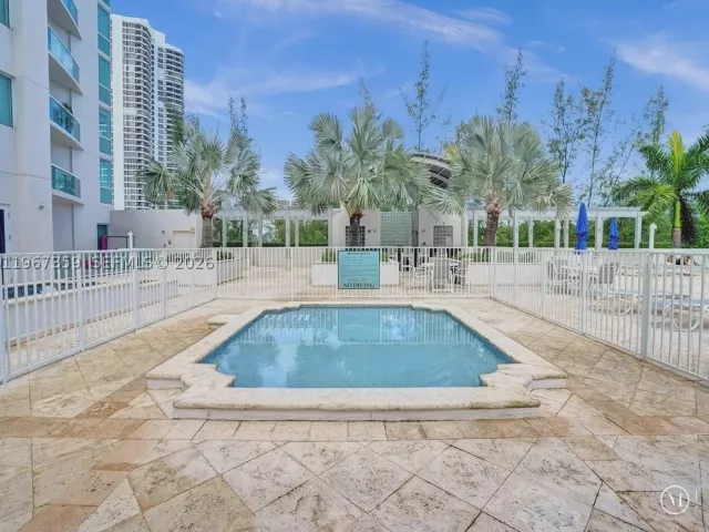 3-bedroom condo for sale in Aventura - 19400 Turnberry Way 1012 - MondialRealty