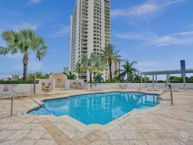 3-bedroom condo for sale in Aventura - 19400 Turnberry Way 1012 - MondialRealty