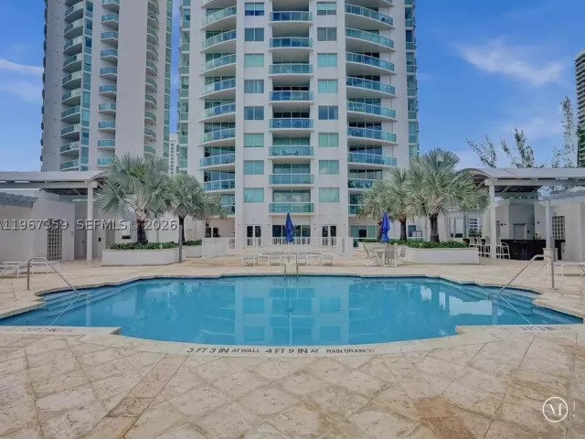 3-bedroom condo for sale in Aventura - 19400 Turnberry Way 1012 - MondialRealty