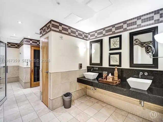 3-bedroom condo for sale in Aventura - 19400 Turnberry Way 1012 - MondialRealty