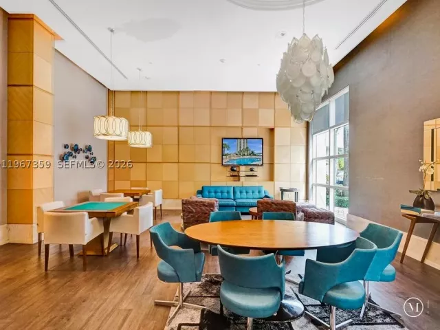 3-bedroom condo for sale in Aventura - 19400 Turnberry Way 1012 - MondialRealty