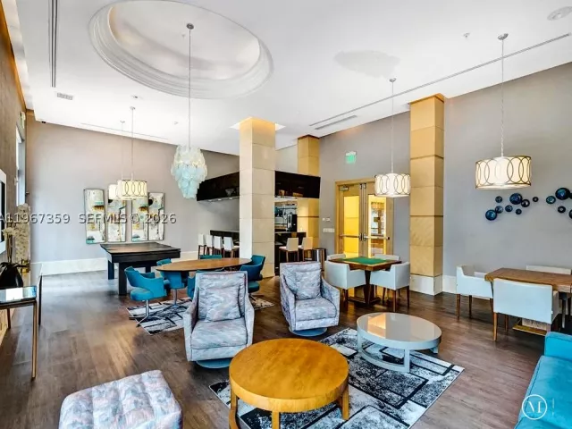 3-bedroom condo for sale in Aventura - 19400 Turnberry Way 1012 - MondialRealty