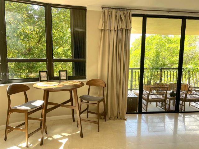 Apartment for rent  Unit #208 - photo 7507910