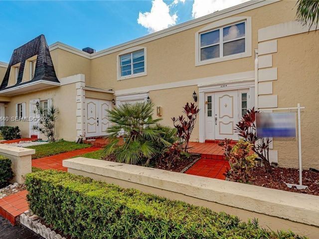 Home for rent at 2304 NE 7th St 27 - photo 7462182