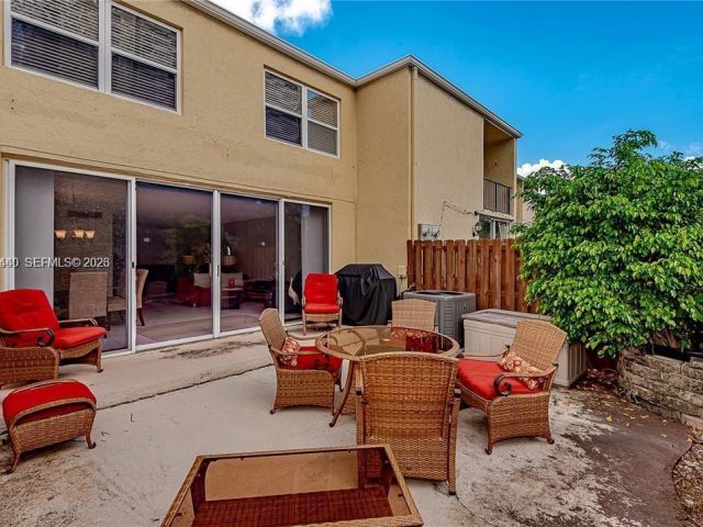 Home for rent at 2304 NE 7th St 27 - photo 7462188