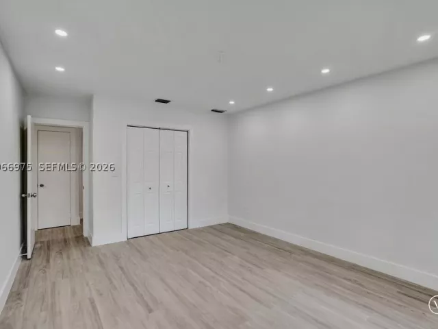 5-bedroom home for sale in Miami - 19710 NE 23rd Ave - MondialRealty