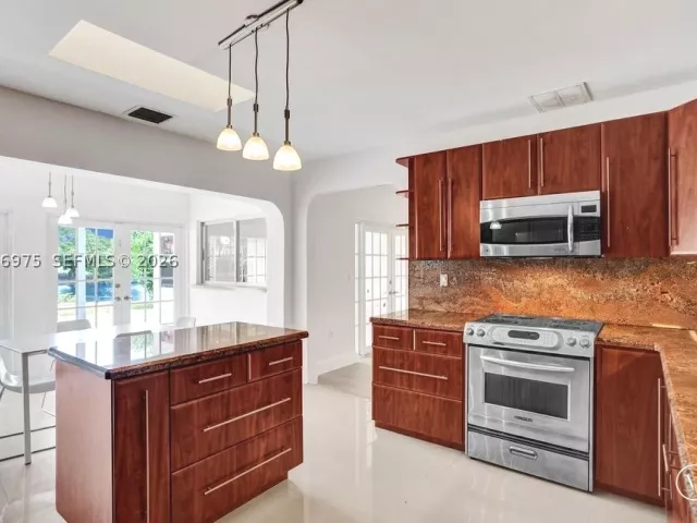 5-bedroom home for sale in Miami - 19710 NE 23rd Ave - MondialRealty