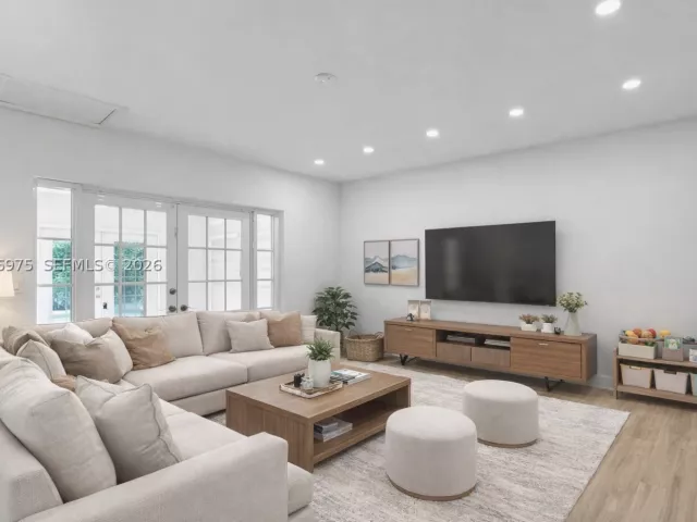 5-bedroom home for sale in Miami - 19710 NE 23rd Ave - MondialRealty