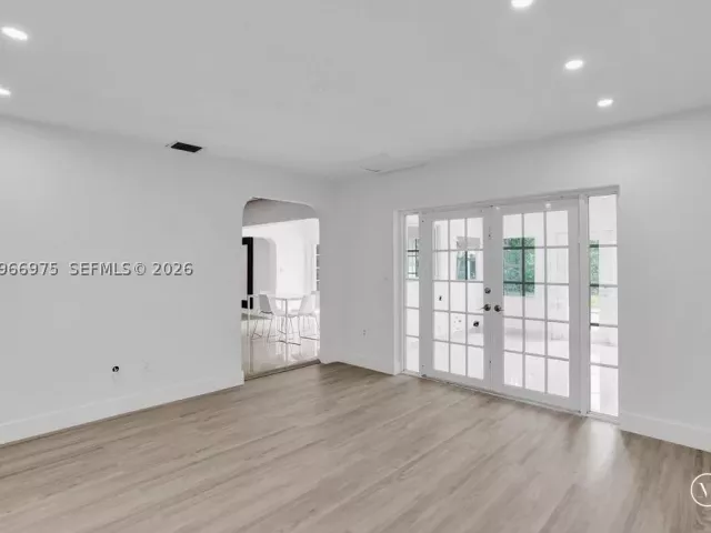 5-bedroom home for sale in Miami - 19710 NE 23rd Ave - MondialRealty