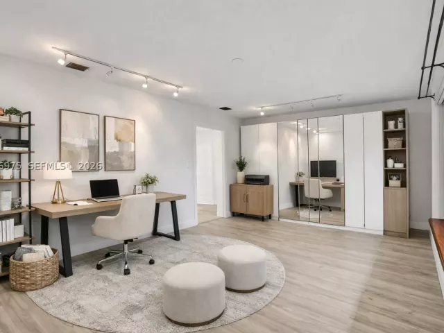 5-bedroom home for sale in Miami - 19710 NE 23rd Ave - MondialRealty