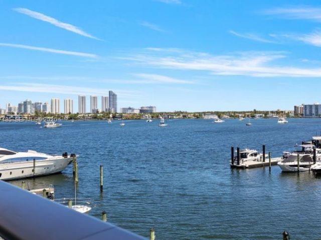 Apartment for sale  Unit #305 - photo 7445947