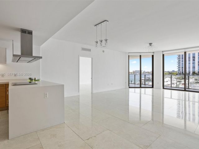 Apartment for sale  Unit #305 - photo 7445954