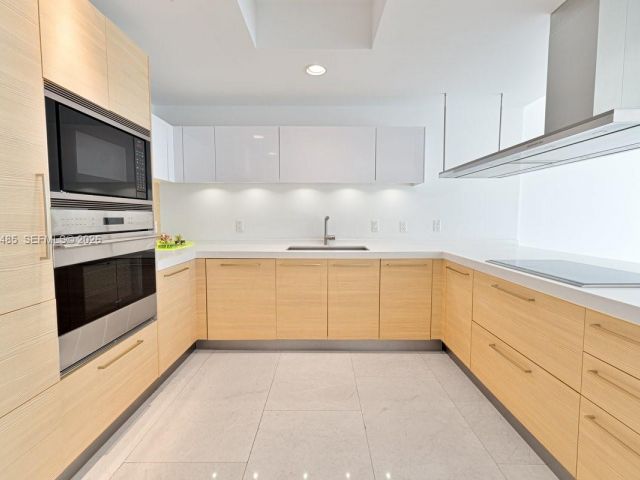 Apartment for sale  Unit #305 - photo 7445958