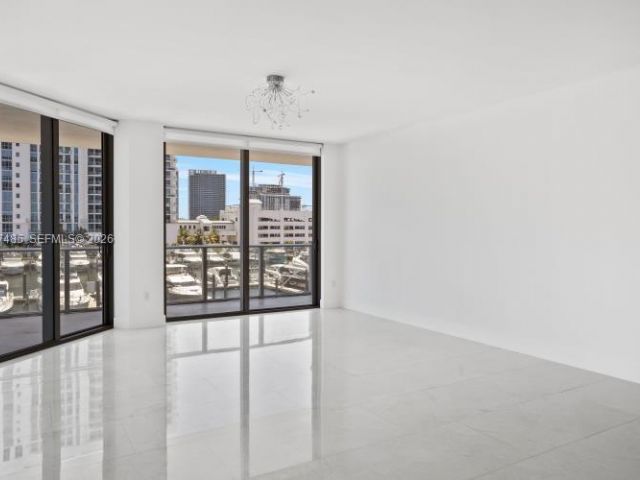 Apartment for sale  Unit #305 - photo 7445960