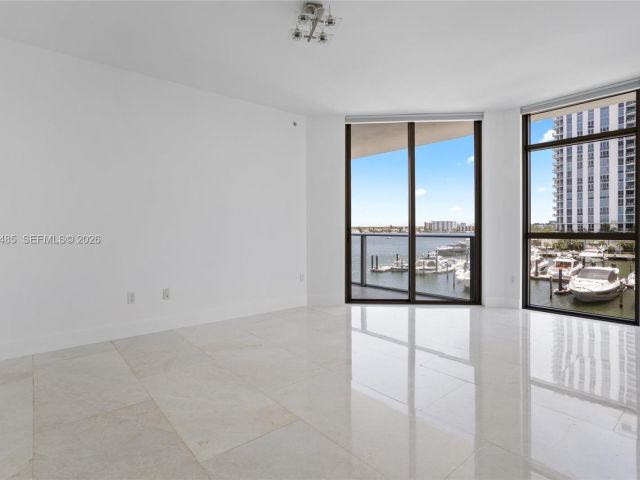 Apartment for sale  Unit #305 - photo 7445963