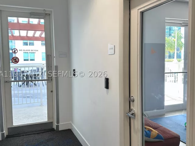 2-bedroom condo for rent in Miami - 1200 Brickell Bay Dr 1712 - MondialRealty