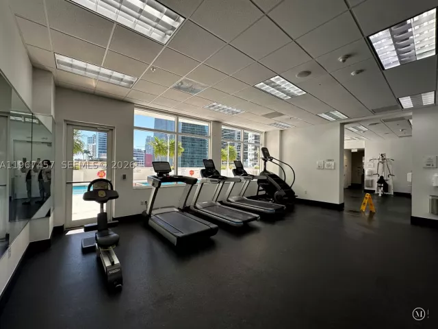 2-bedroom condo for rent in Miami - 1200 Brickell Bay Dr 1712 - MondialRealty