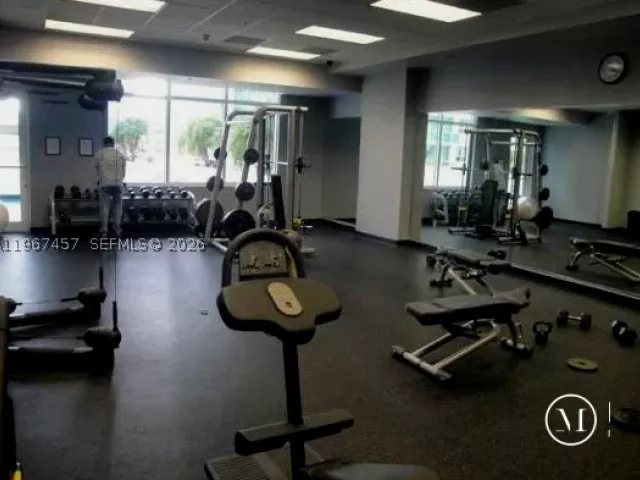 2-bedroom condo for rent in Miami - 1200 Brickell Bay Dr 1712 - MondialRealty