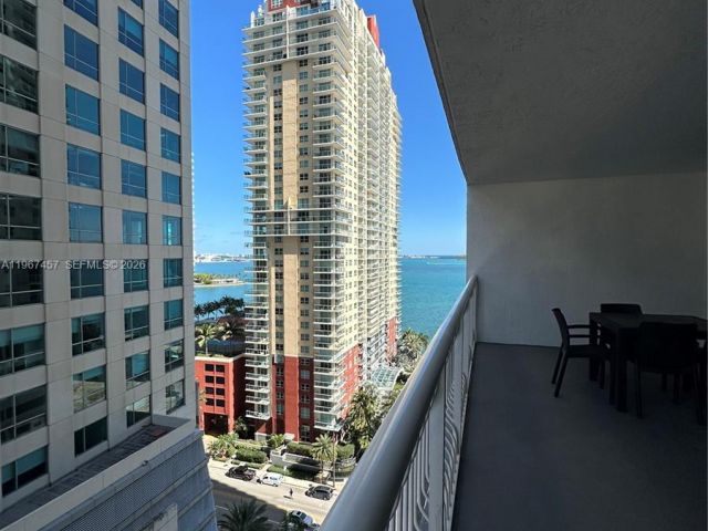 Apartment for rent  Unit #1712 - photo 7446641