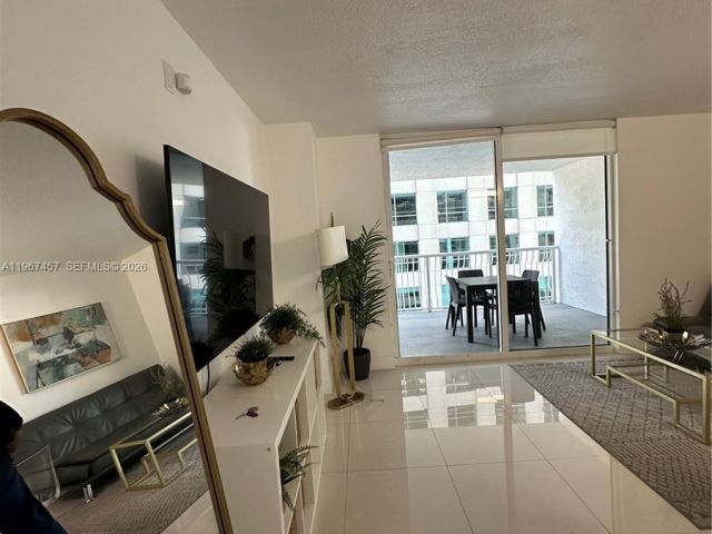 Apartment for rent  Unit #1712 - photo 7446644