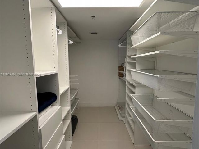 Apartment for rent  Unit #1712 - photo 7446651