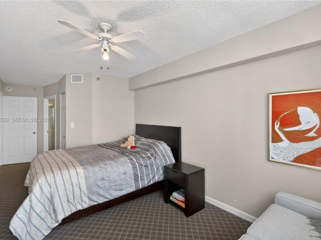 Apartment for sale  Unit #2202 - photo 7515804