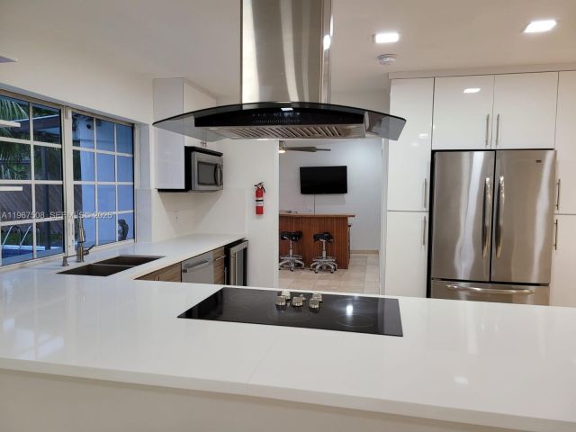 Home for rent at 2040 NE 197th Ter - photo 7443417